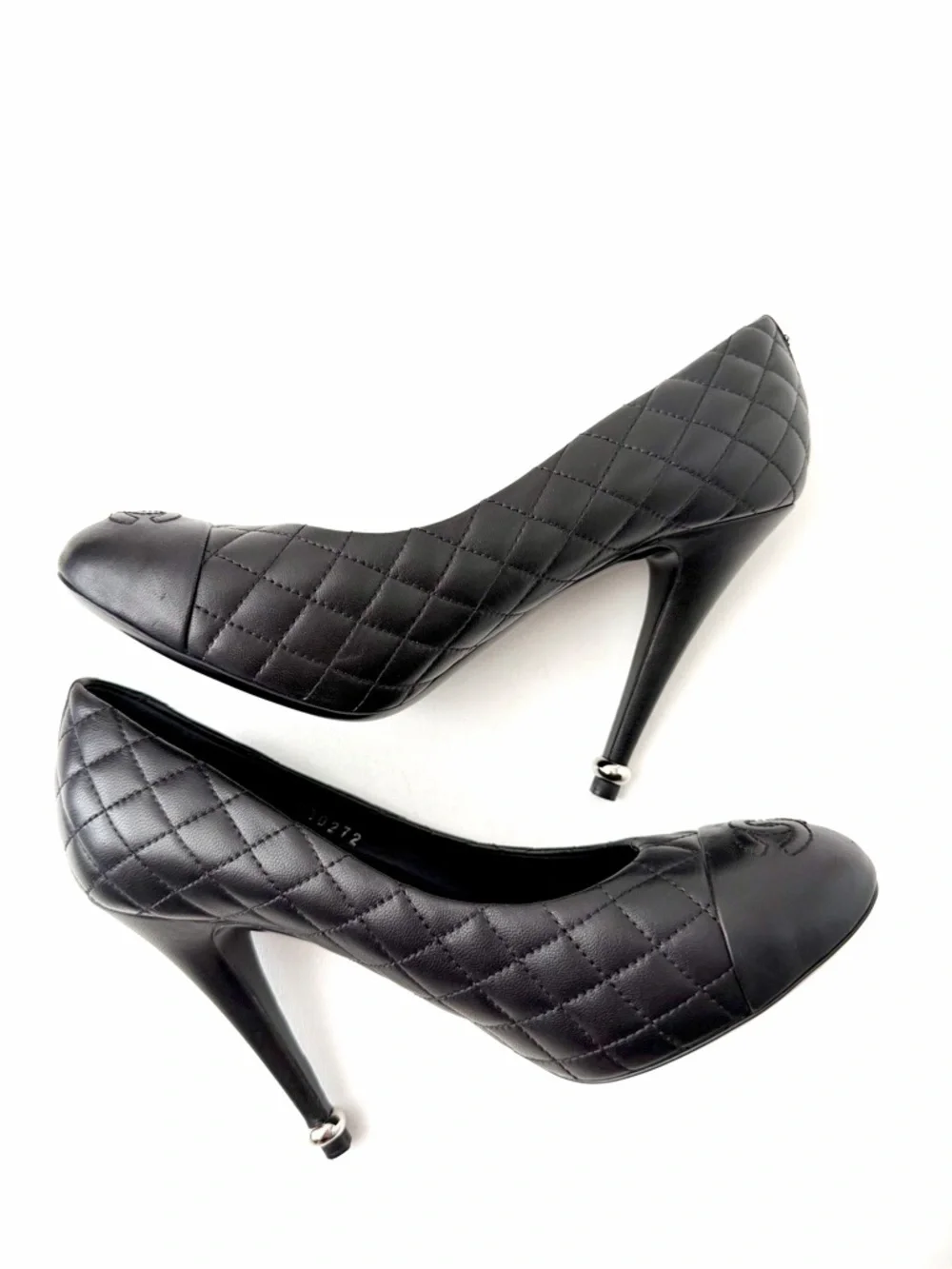 CHANEL | Quilted CC Cap Toe Leather High Heel Pumps‎ Black EU 37.5